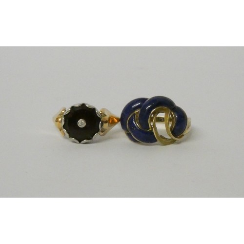 586 - A 9ct gold signet ring, hallmarked and a lapis set modern 9ct gold dress ring. Size R/S. Gross weigh... 