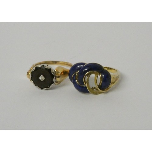 586 - A 9ct gold signet ring, hallmarked and a lapis set modern 9ct gold dress ring. Size R/S. Gross weigh... 