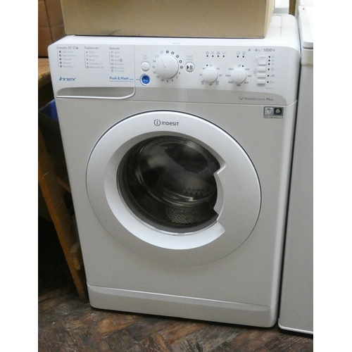 262 - An Indesit 6kg work load washing machine