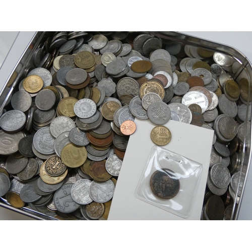 316 - A large quantity of pre-decimal and other coins with some foreign bank notes