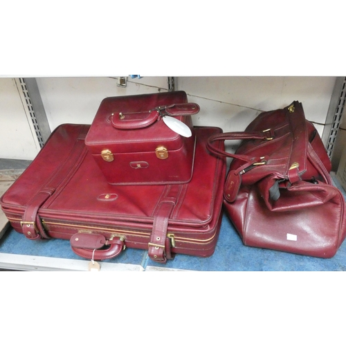 352 - A set of Pierre Cardin luggage including: suitcase, holdall, makeup case etc