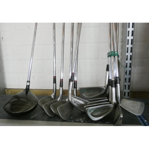 379 - A full set of PWD X/31 left handed golf clubs and a few other left handed golf clubs and driver etc