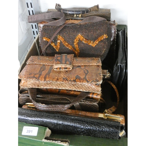 391 - A large quantity of old snakeskin and other handbags