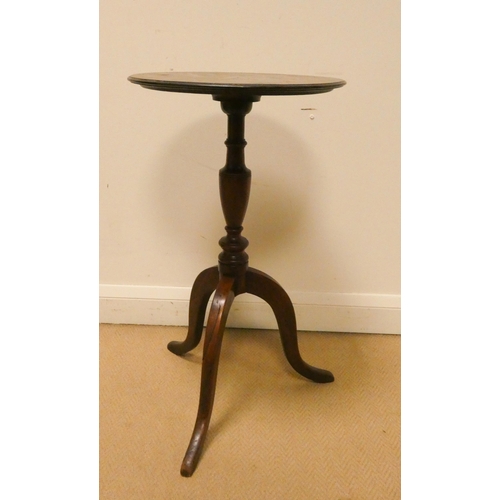 159 - A late Georgian circular mahogany occasional table on pillar and tripod base, 16