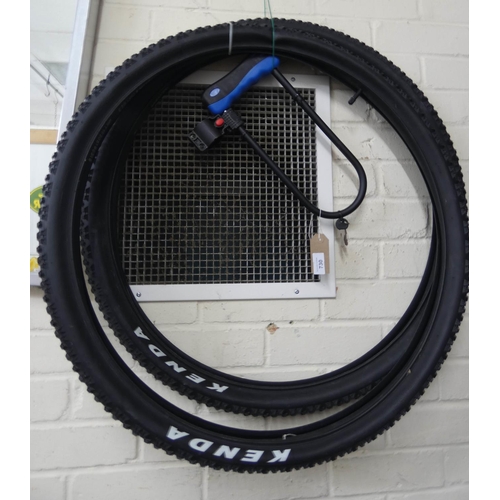 730 - Two new Kenda large bicycle tyres - both with inner tubes and a new bicycle lock with two keys