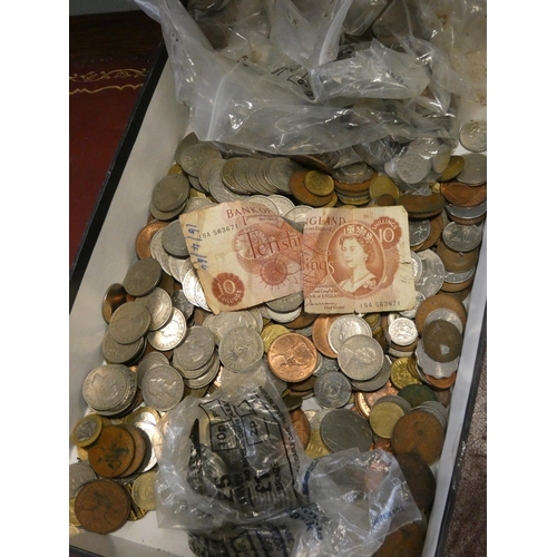 587 - Quantity of old coinage, English and foreign currency and a bank note (in as found condition)