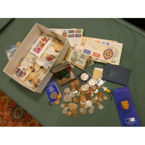 584 - Small quantity of first day covers, old coins and other collectables