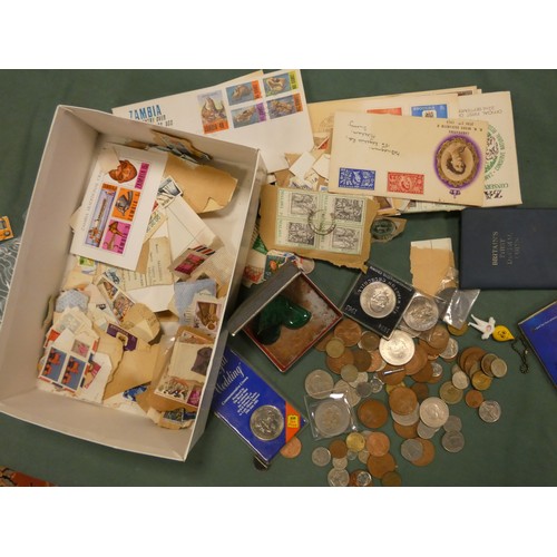 584 - Small quantity of first day covers, old coins and other collectables