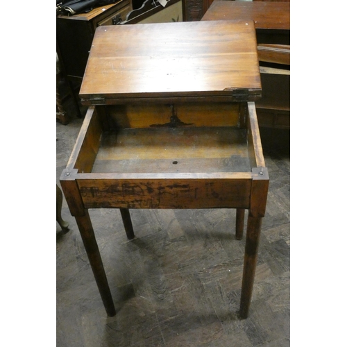 391 - Old school desk