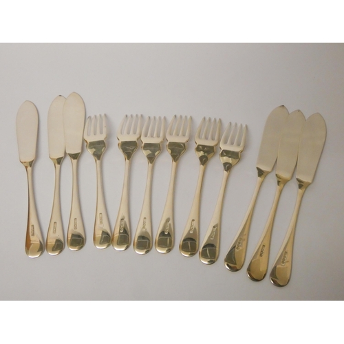 629 - A set of modern hallmarked silver old English pattern fish knives and forks, unused. Gross weight 23... 