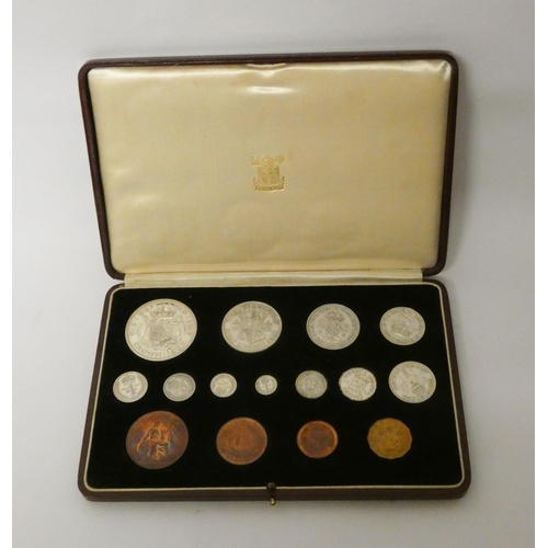 655 - George VI 1937 Proof Coin Set - Crown - farthing including Maundy Set, in its box of issue