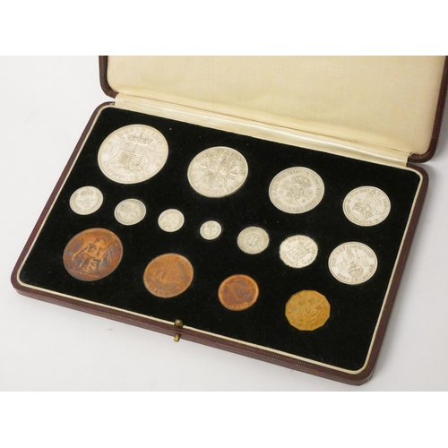 655 - George VI 1937 Proof Coin Set - Crown - farthing including Maundy Set, in its box of issue