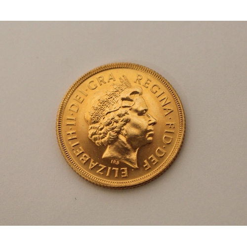 590 - Elizabeth II full Gold Sovereign 2002.