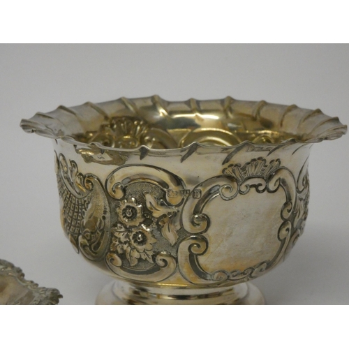 649 - Late Victorian silver sugar basin Chester 1898 and a small pin dish, gross weight 4.4 troy oz