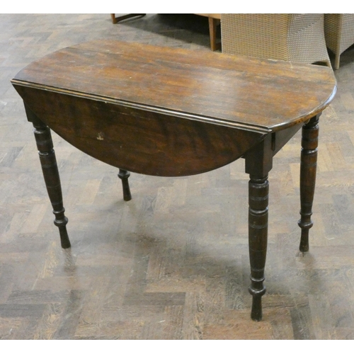 154 - A Victorian mahogany Pembroke table on turned legs, 3' wide