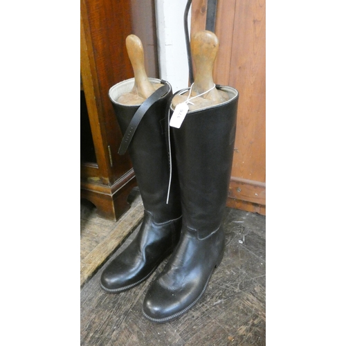 176 - A pair of black leather riding boots size 8 8/1/2 with wooden trees