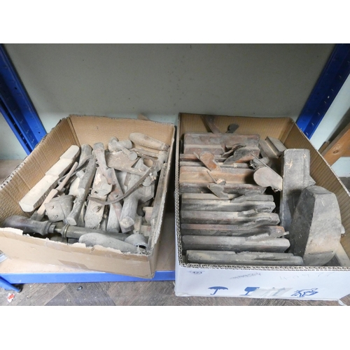 423 - Two large boxes containing old planes and other hand tools etc