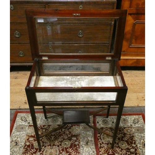 292 - An Edwardian inlaid mahogany bijouterie table with under tier, 26