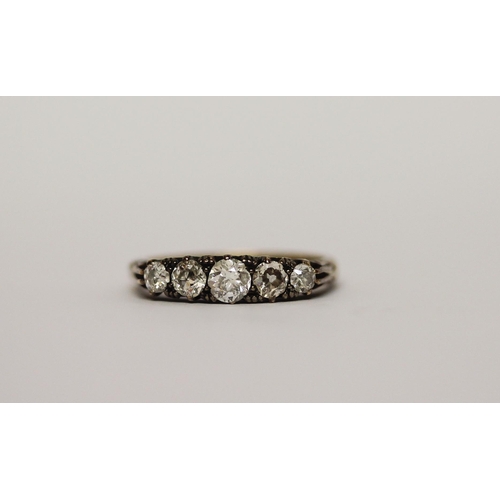 537 - Victorian five stone diamond, ring, claw set with five graduated diamonds on 18ct yellow gold band, ... 