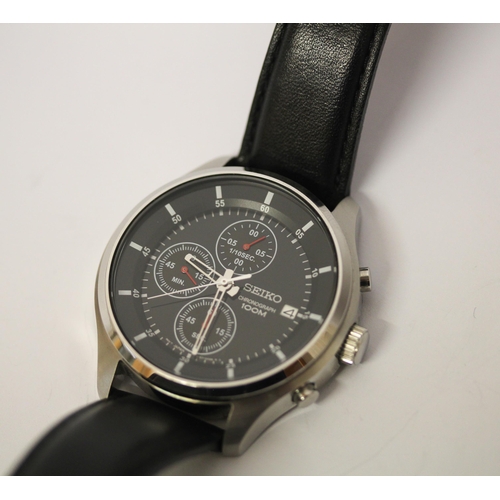 607 - Seiko - gents chronograph sports watch on black leather strap