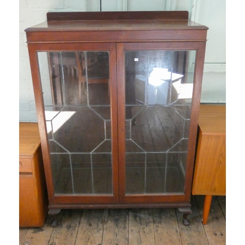 38 - A mahogany leaded glazed china display cabinet standing on cabriole feet, 3' wide