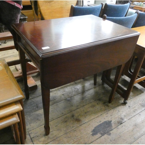 62 - A reproduction mahogany Pembroke table fitted drawer, 2'6 wide