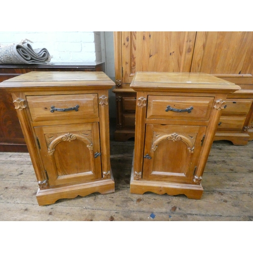 98 - A pair of pine bedside cabinets each fitted one drawer