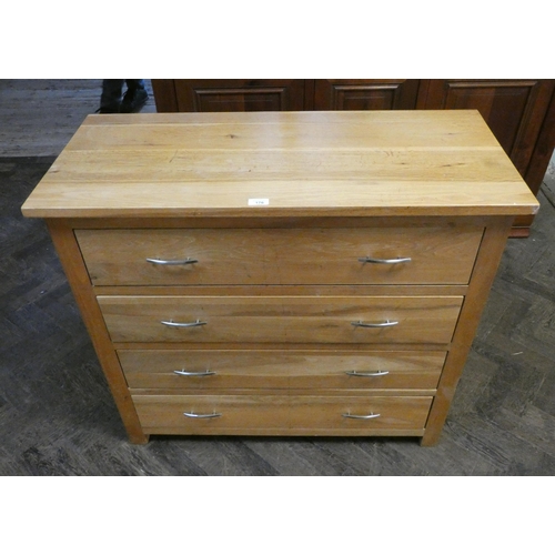 176 - A good quality modern light oak chest of four long drawers 3'3