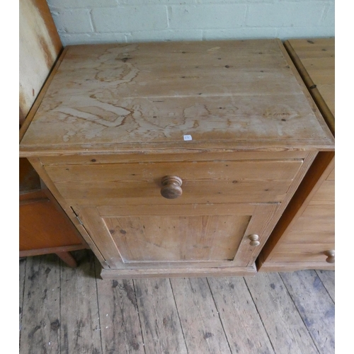 324 - A Victorian style stripped pine cupboard fitted one drawer 28