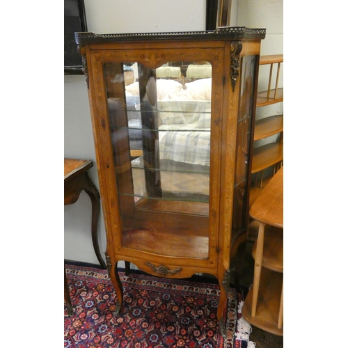 415 - A French Kingwood and marquetry floral inlaid shaped front china display cabinet standing on cabriol... 