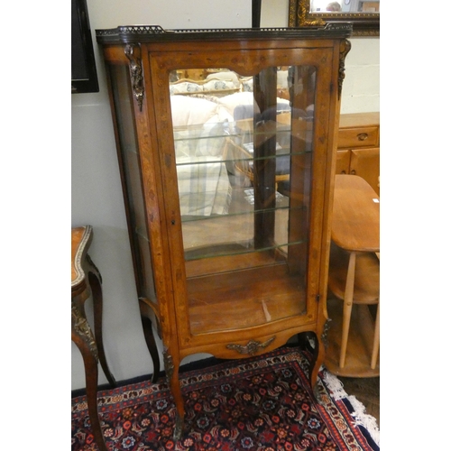 415 - A French Kingwood and marquetry floral inlaid shaped front china display cabinet standing on cabriol... 