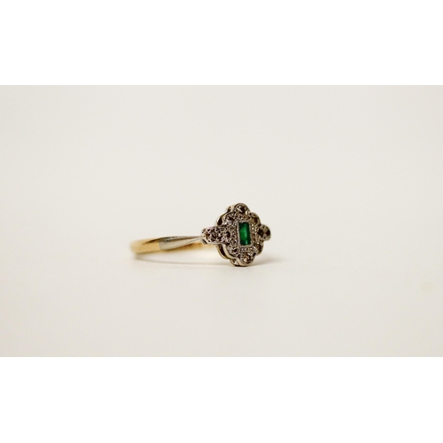 652 - An Art Deco emerald and diamond panel ring, shank marked 18ct & Plat, ring size N, gross weight 2.1g