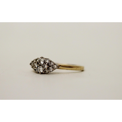 661 - A 18ct yellow gold and diamond oval cluster ring, hallmarked. Ring size U, gross weight 4.1g, diamon... 