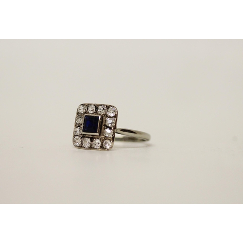 690 - An Art Deco sapphire and diamond square cluster ring, on 18ct white gold band. Ring size K, gross we... 