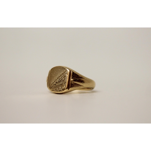 719 - A 9ct yellow gold signet ring, with part engraved cartouche, hallmarked, ring size P, gross weight 8... 