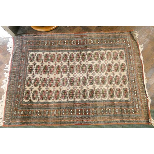 90 - A Bokhara patterned rug 6'x4'