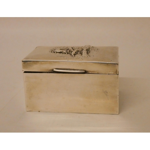 526 - An Edwardian silver rectangular trinket box. Hinged lid with stage coach scene. London Hallmarks 190... 