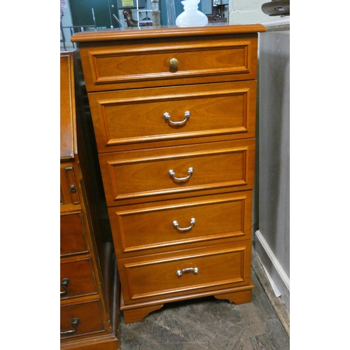 369 - A modern teak tallboy dressing chest fitted four drawers, lift up top with mirrored interior