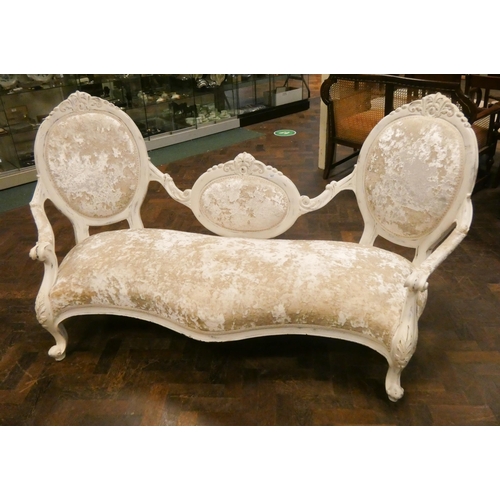 427 - A double ended cream shabby chic painted sofa or chaise longue, recently re-upholstered in crushed o... 