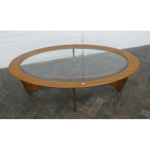 434 - A oval G-plan coffee table with inset glass top