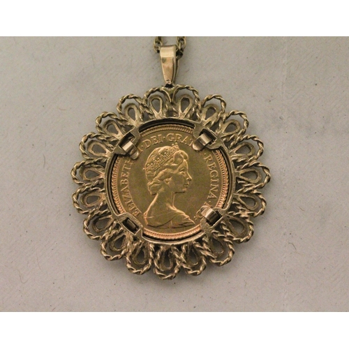 567 - Queen Elizabeth II 1982 Half Gold Sovereign, mounted in an openwork pendant mount, suspended from a ... 