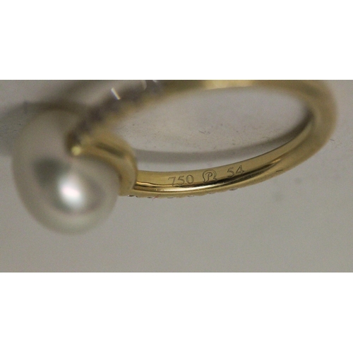 580 - South Sea pearl and diamond ring, the 11 mm pearl mounted on 18ct yellow gold pave diamond set shoul... 