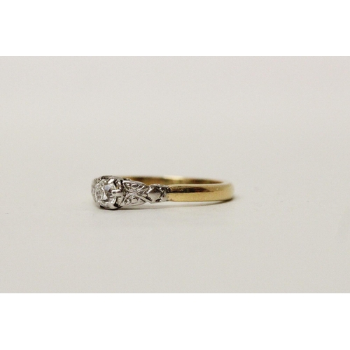 617 - A vintage diamond engagement ring, unmarked band presumed to be 18ct & platinum. Ring size O, gross ... 