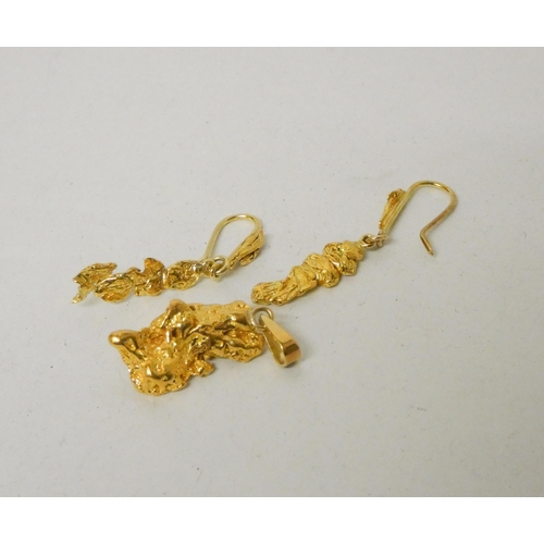 668 - Australian Gold nugget pendant and pair of matching drop earrings, gross weight 12.1g