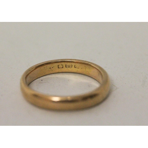 701 - 22ct gold wedding band, ring size N, gross weight 4.8g