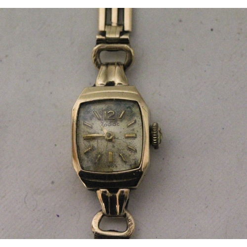 738 - Ladies vintage 9ct gold wristwatch on bracelet strap. Hallmarked, gross weight all in 13g