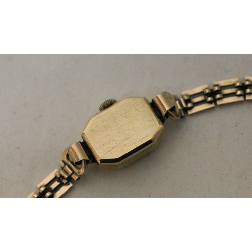 738 - Ladies vintage 9ct gold wristwatch on bracelet strap. Hallmarked, gross weight all in 13g