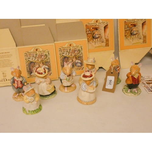 206 - A collection of eight Royal Doulton Bramley Hedge mouse figurines with boxes