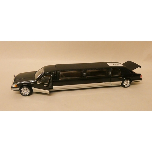 216 - A 1:24 scale 1996 Lincoln Limousine