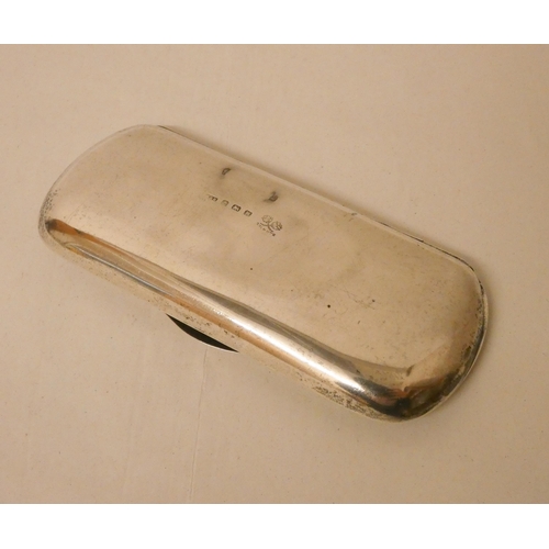 515 - A hallmarked silver spectacles case. Gross weight 2.8 troy ounces